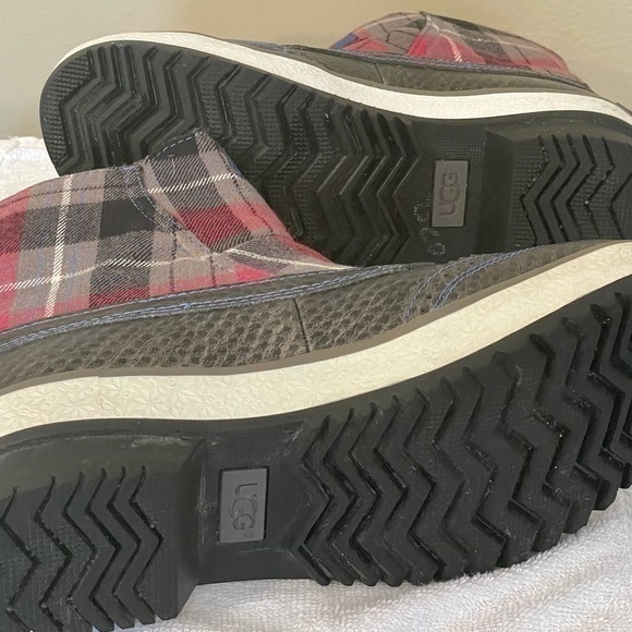 UGG MARRAIS WATERPROOF WINTER BOOTS SIZE 6 - Picture 9 of 12